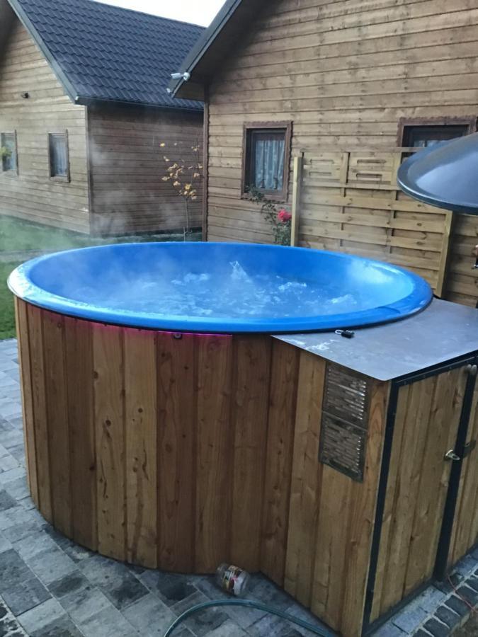 Domki Złota Rybka nad Jeziorem- Jacuzzi Zawóz Zewnętrze zdjęcie